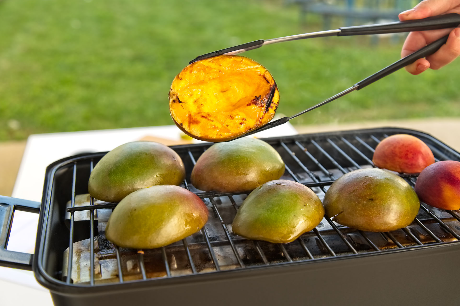 grilled mangoes